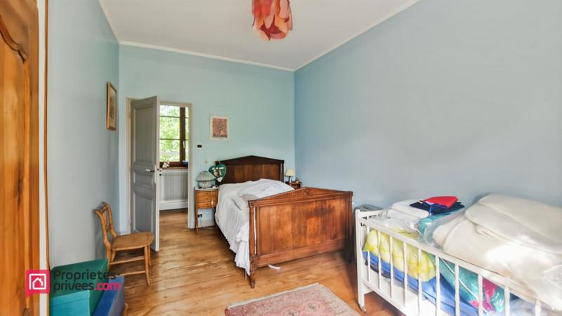 Maison - 284 m² - 11 pièces