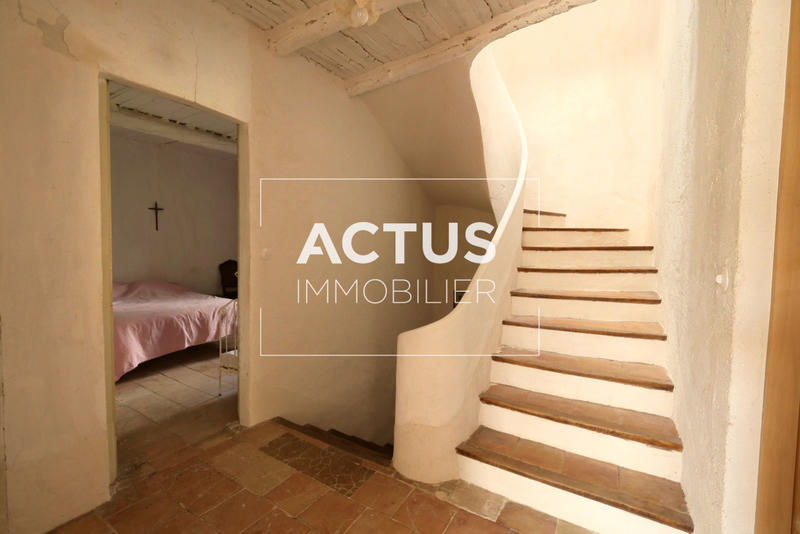 Maison - 235 m² - 8 pièces