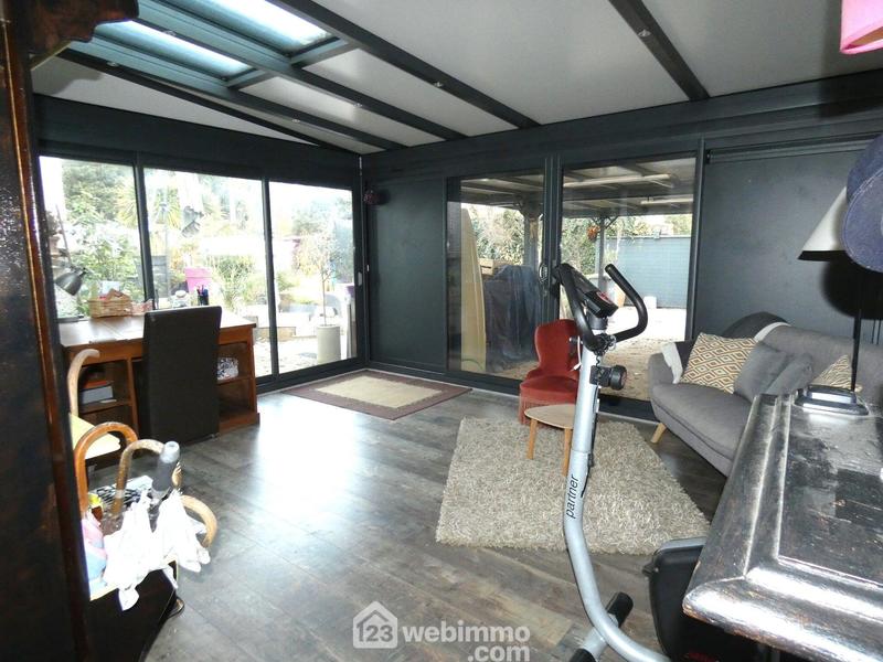 Maison - 233 m² - 9 pièces