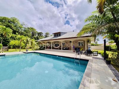 Villa - 200 m² - 4 pièces