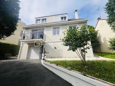 Maison traditionnelle - 132 m² - 5 pièces