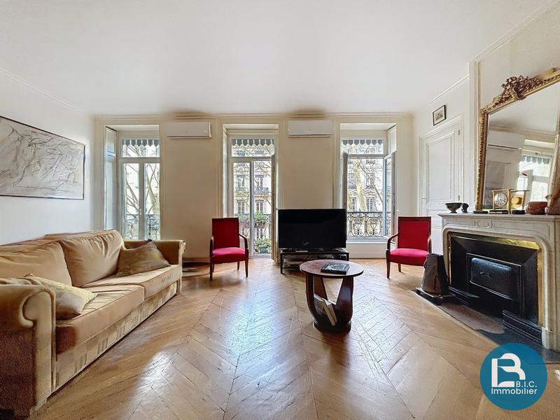 Appartement - 108 m² - 3 pièces