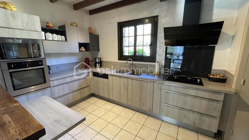 Propriété - 151 m² - 6 pièces