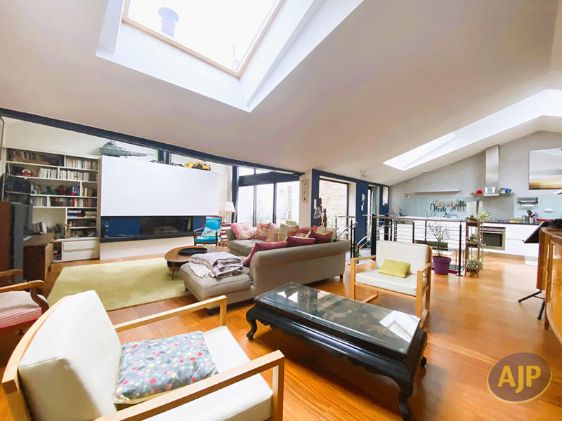 Maison - 206 m² - 9 pièces