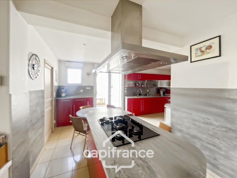 Maison - 180 m² - 6 pièces