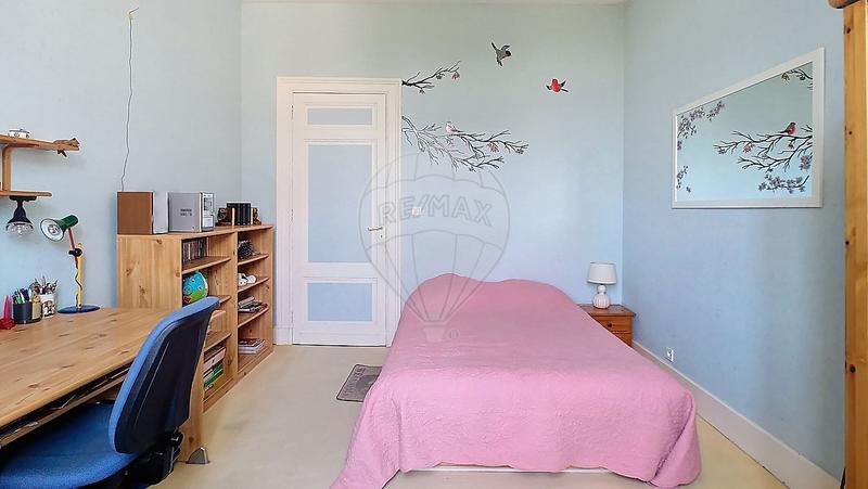 Maison - 275 m² - 9 pièces