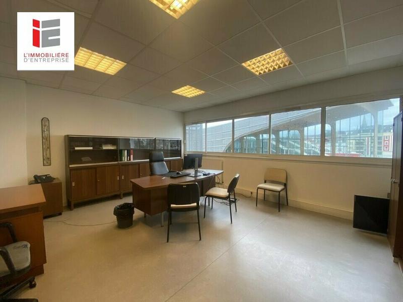 Bureau - 1 275 m²