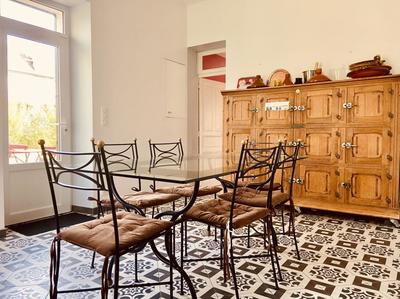 Demeure - 273 m² - 9 pièces