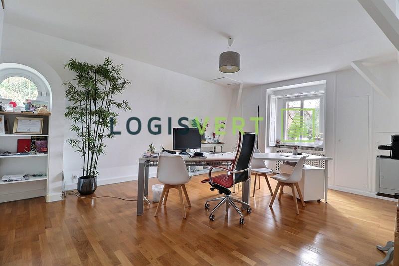 Maison - 236 m² - 8 pièces