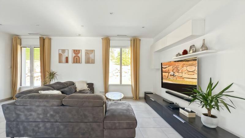 Maison - 300 m² - 10 pièces