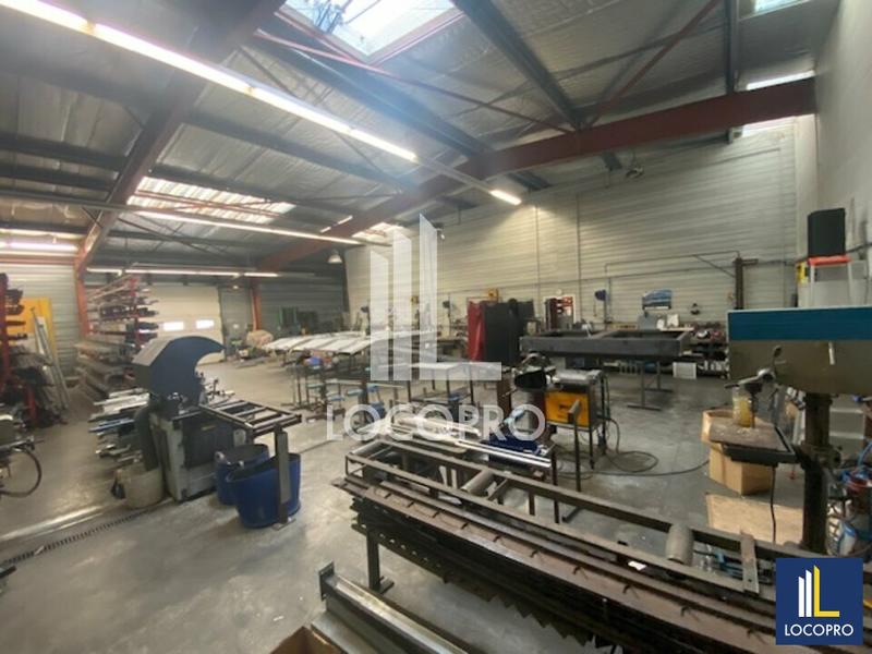 Local d'activité / Entrepôt - 1 600 m²