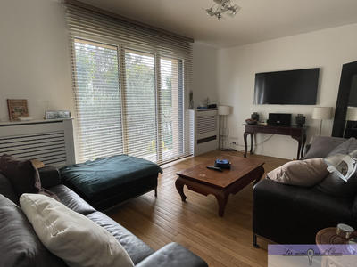 Maison - 230 m² - 9 pièces