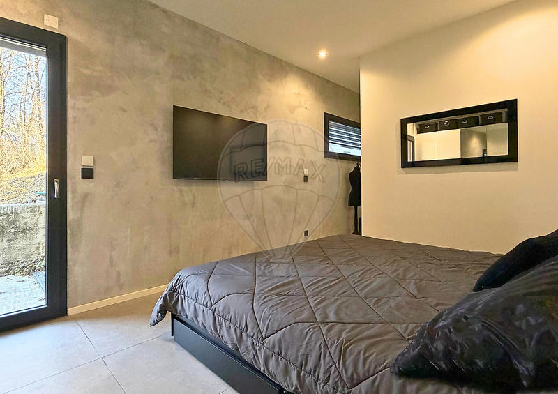 Villa - 232 m² - 6 pièces