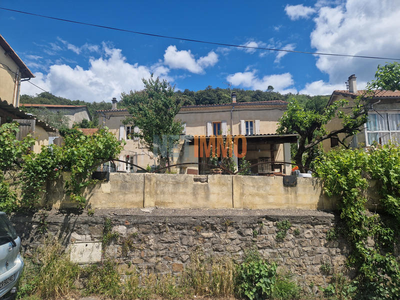 Maison - 180 m² - 10 pièces