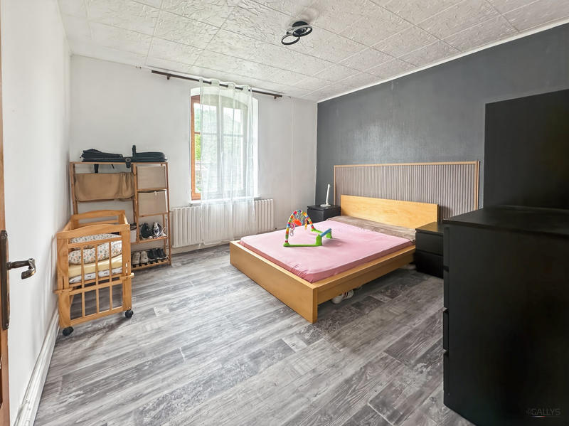 Appartement - 90 m² - 5 pièces