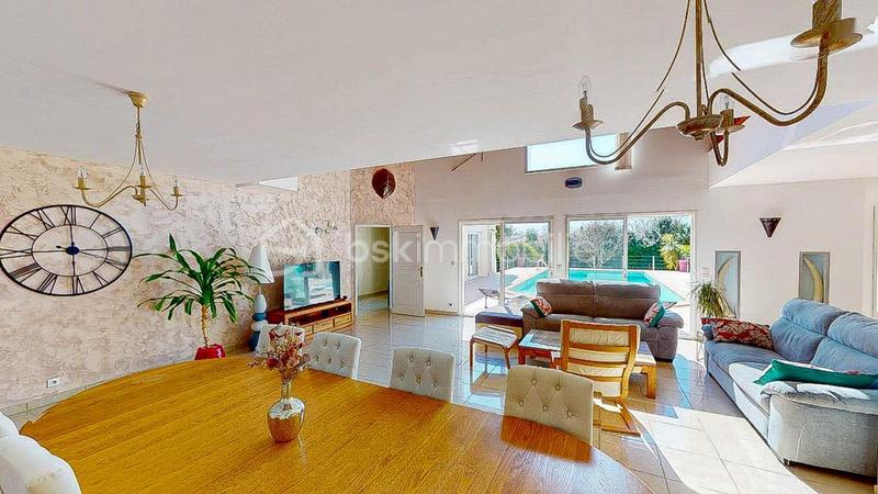 Propriété - 375 m² - 11 pièces