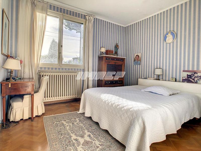 Maison - 200 m² - 7 pièces