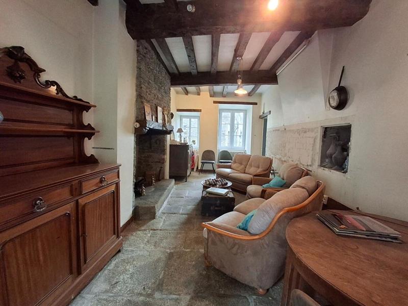 Maison - 280 m² - 10 pièces