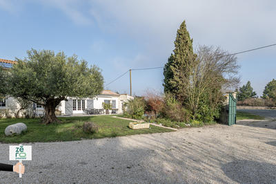 Maison - 240 m² - 10 pièces