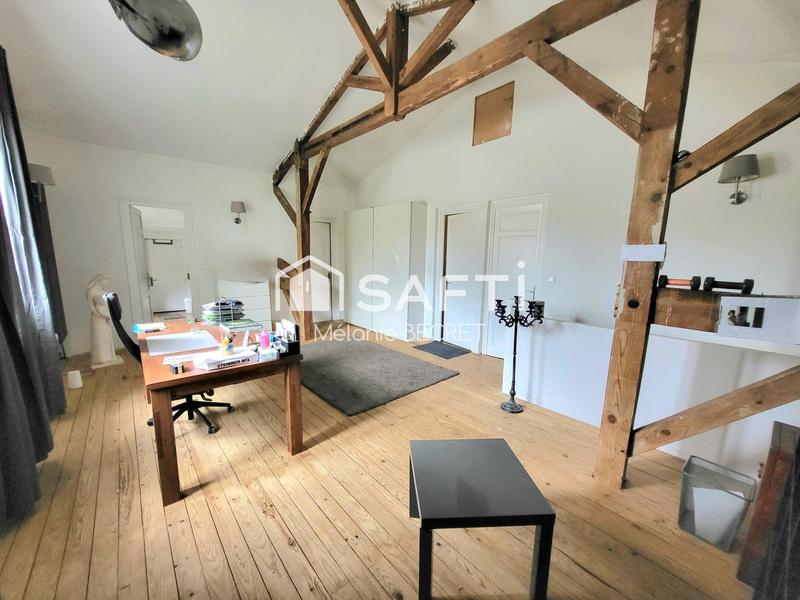 Maison - 270 m² - 9 pièces