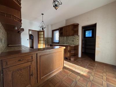 Maison - 225 m² - 8 pièces