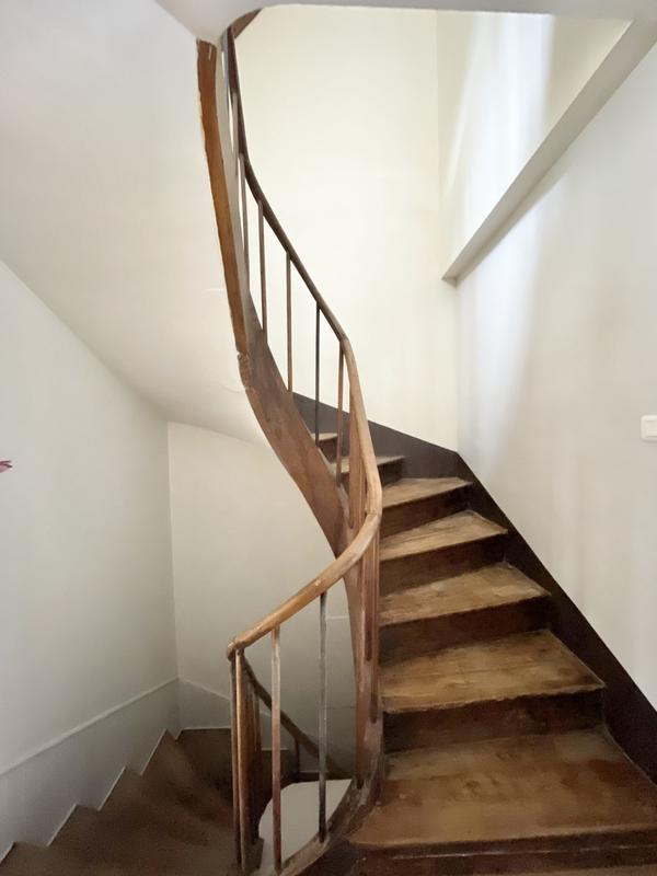 Maison traditionnelle - 261 m² - 18 pièces