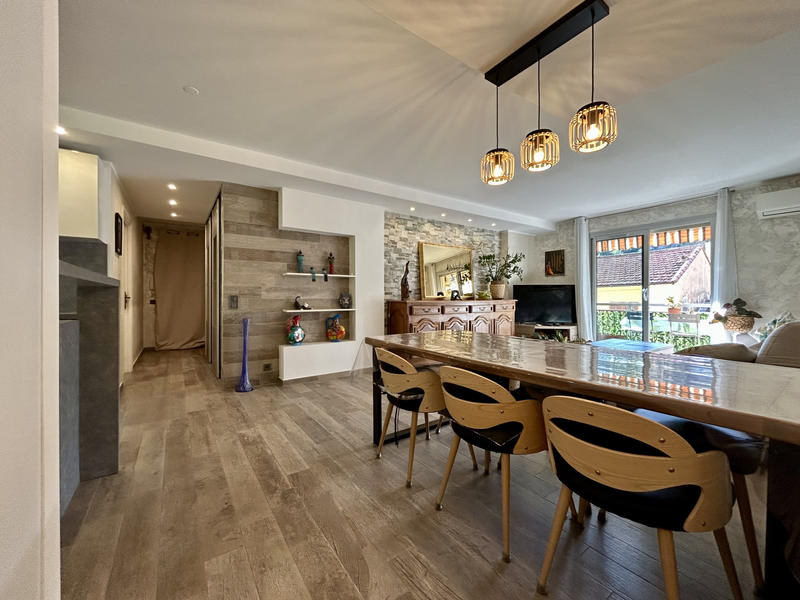 Appartement - 94 m² - 4 pièces