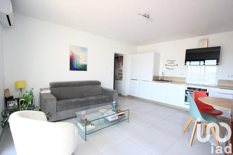 Maison - 96 m² - 5 pièces