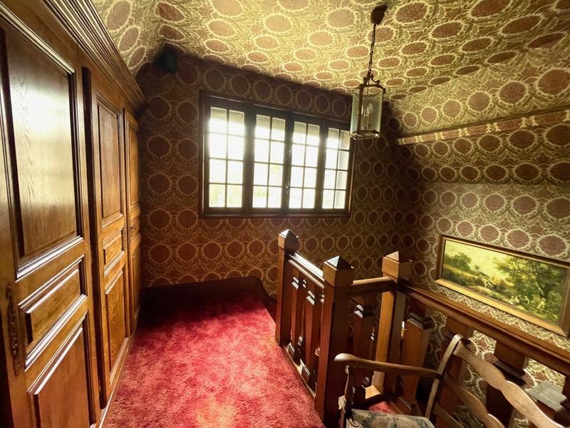 Propriété - 284 m² - 10 pièces