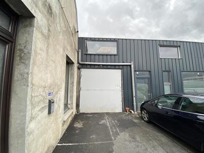 Local d'activité / Entrepôt - 200 m²