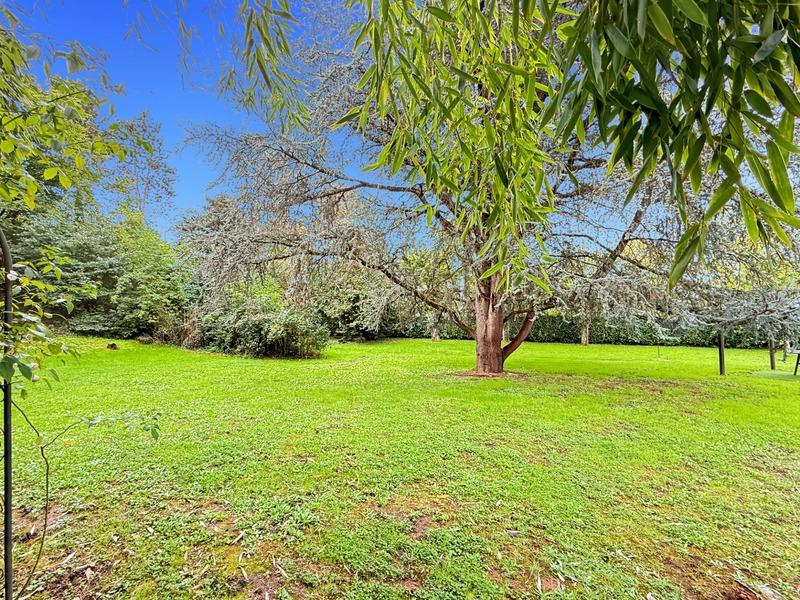 Maison - 180 m² - 8 pièces