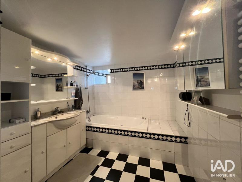 Maison - 193 m² - 5 pièces