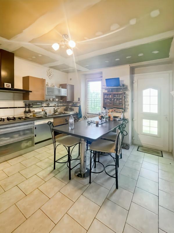 Maison - 99 m² - 5 pièces