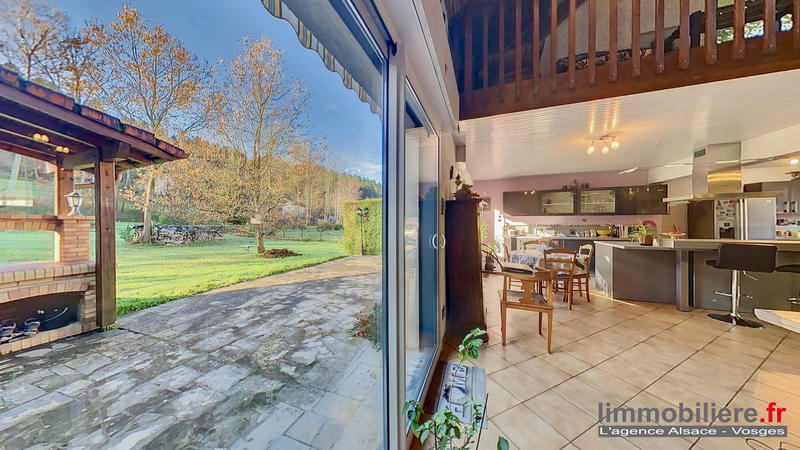 Maison - 317 m² - 10 pièces