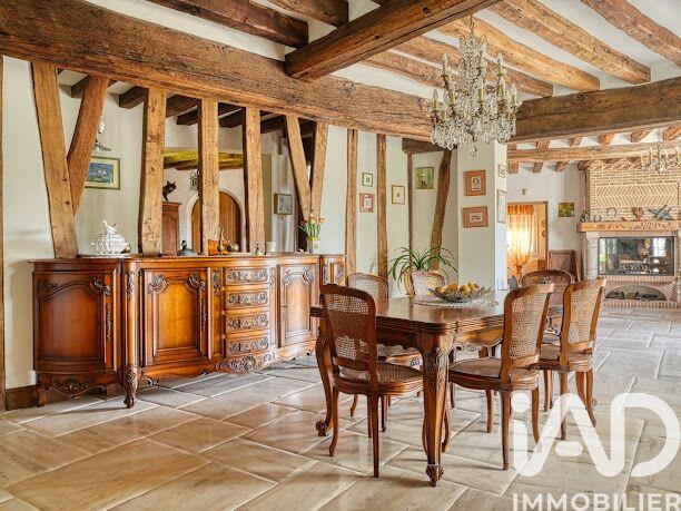 Maison - 290 m² - 8 pièces