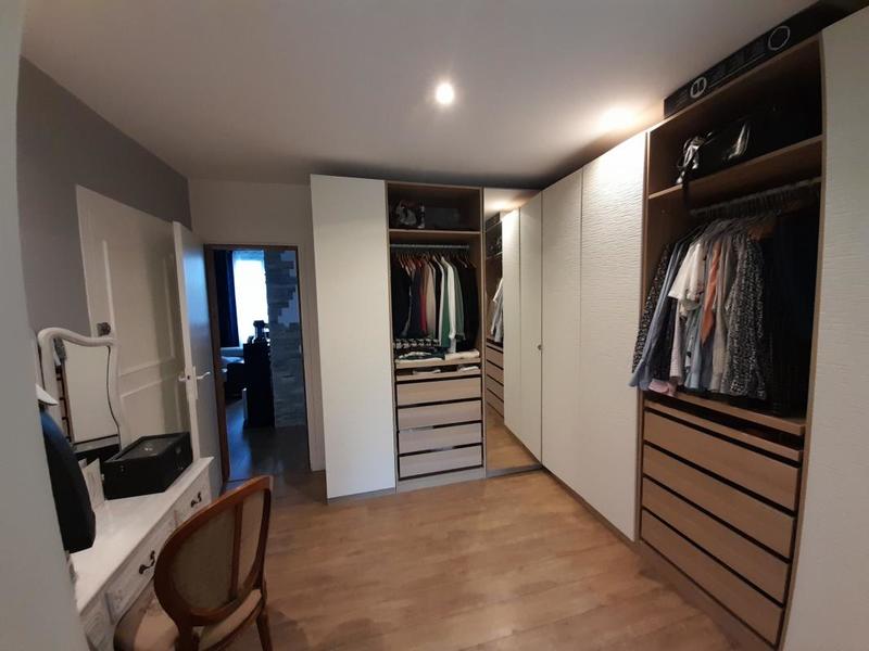 Maison - 95 930 m² - 4 pièces