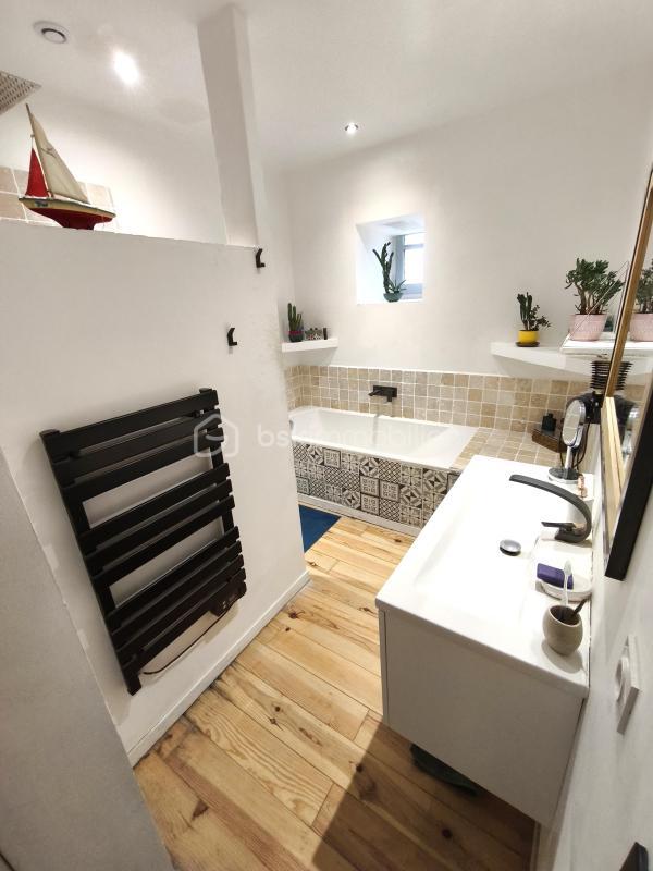 Loft - 95 m² - 4 pièces