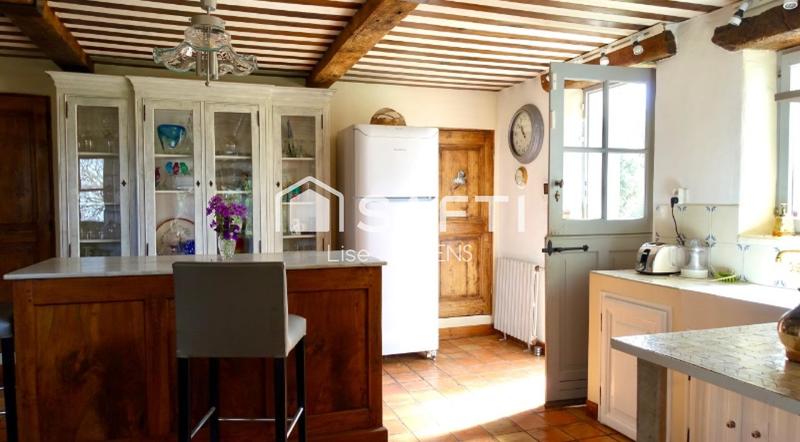 Maison - 270 m² - 9 pièces