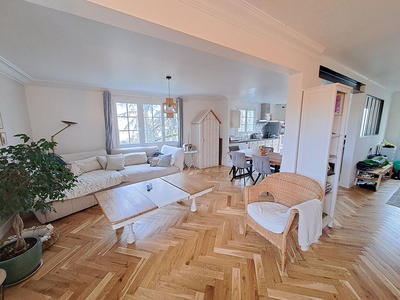 Maison - 200 m² - 7 pièces