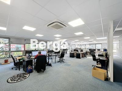 Bureau - 485 m²