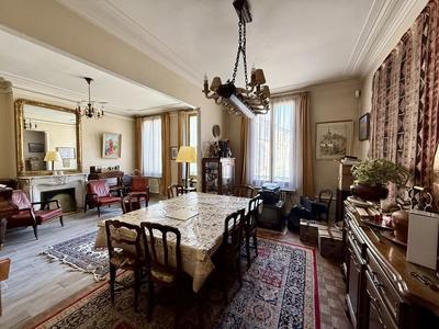 Demeure - 283 m² - 10 pièces