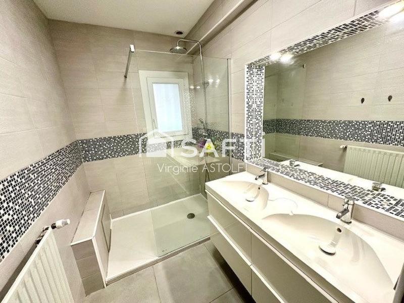 Maison - 153 m² - 8 pièces