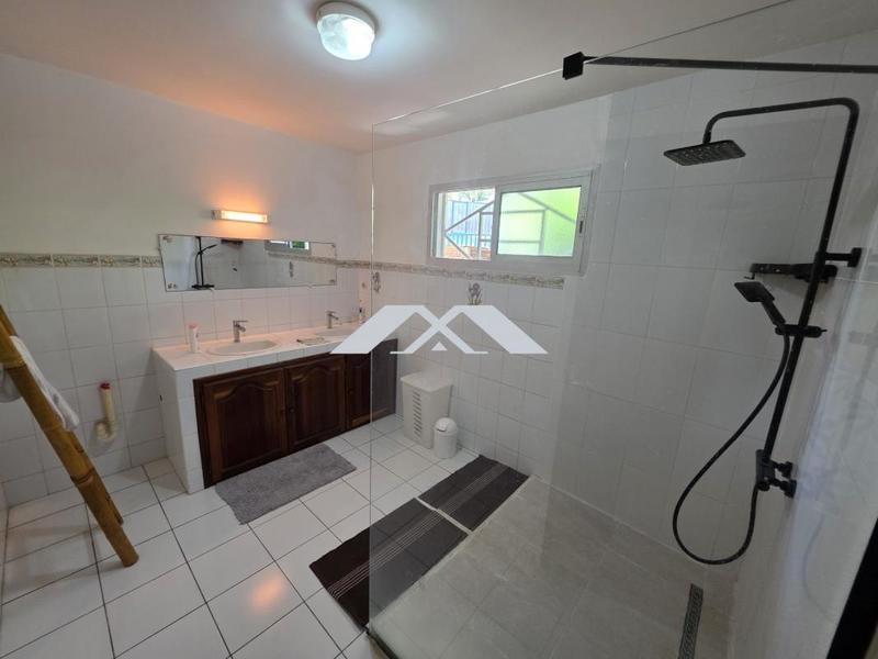 Villa - 200 m² - 9 pièces