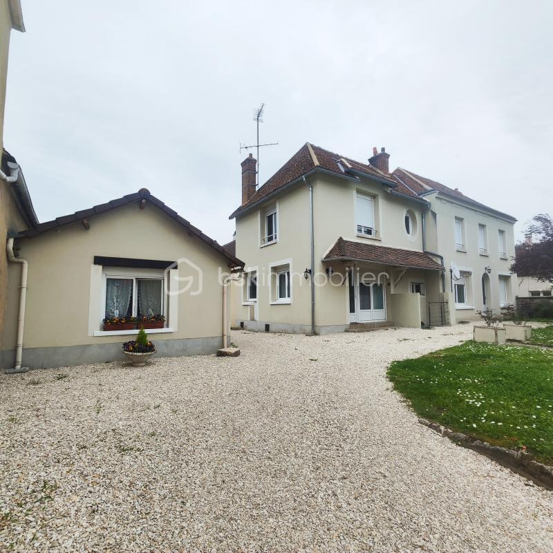 Immeuble - 188 m² - 11 pièces