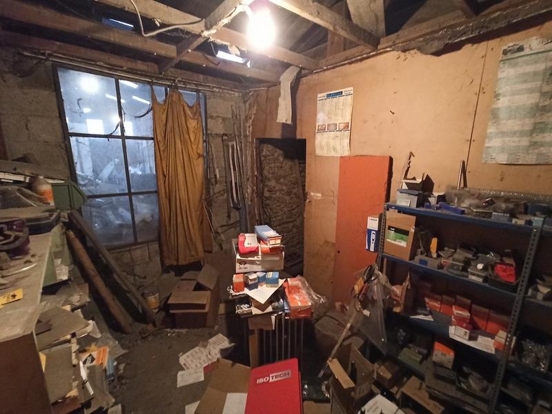 Local commercial - 615 m²