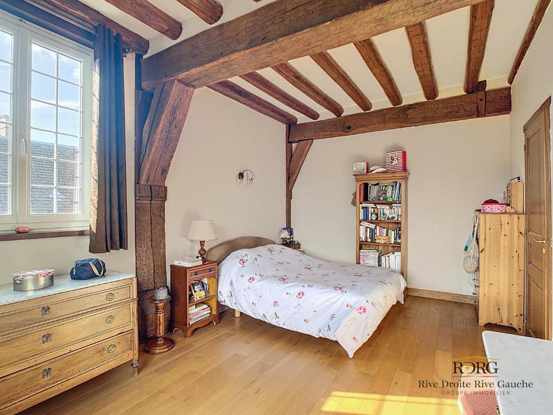 Maison - 214 m² - 8 pièces