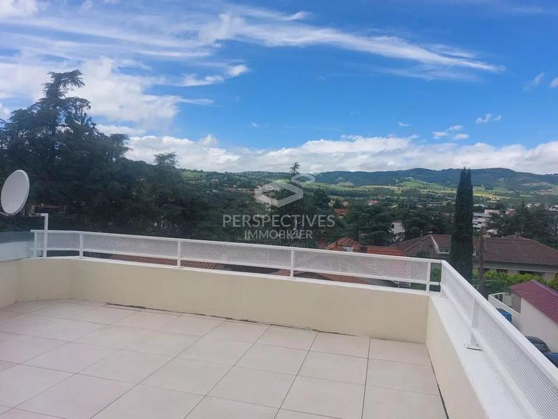 Maison - 243 m² - 8 pièces