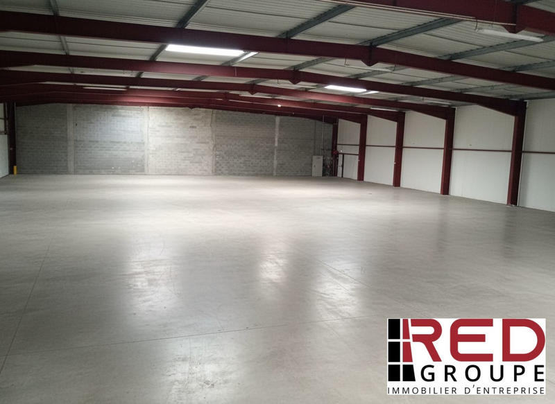 Entrepôt - 1 600 m²
