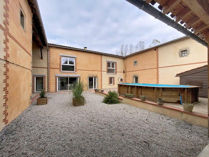 Maison - 258 m² - 6 pièces