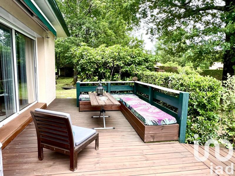 Maison - 202 m² - 7 pièces